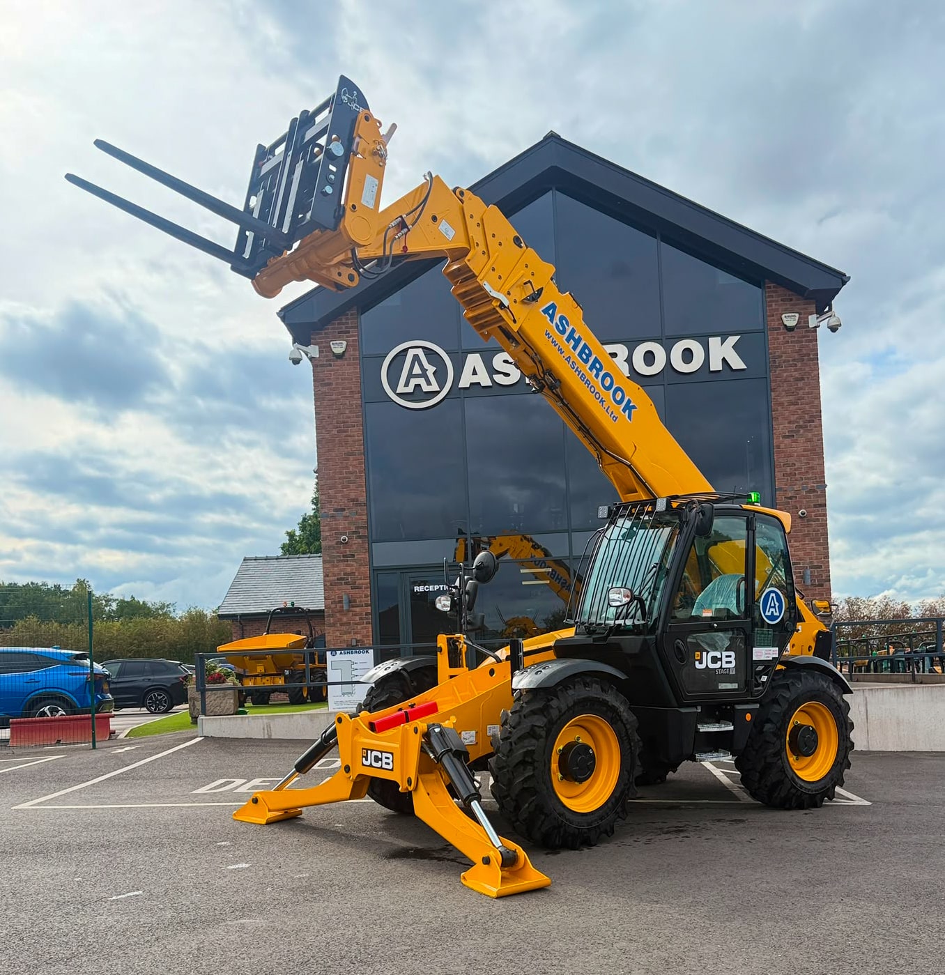 14M JCB 540-140 HI-VIS (SWAY) TELEHANDLER