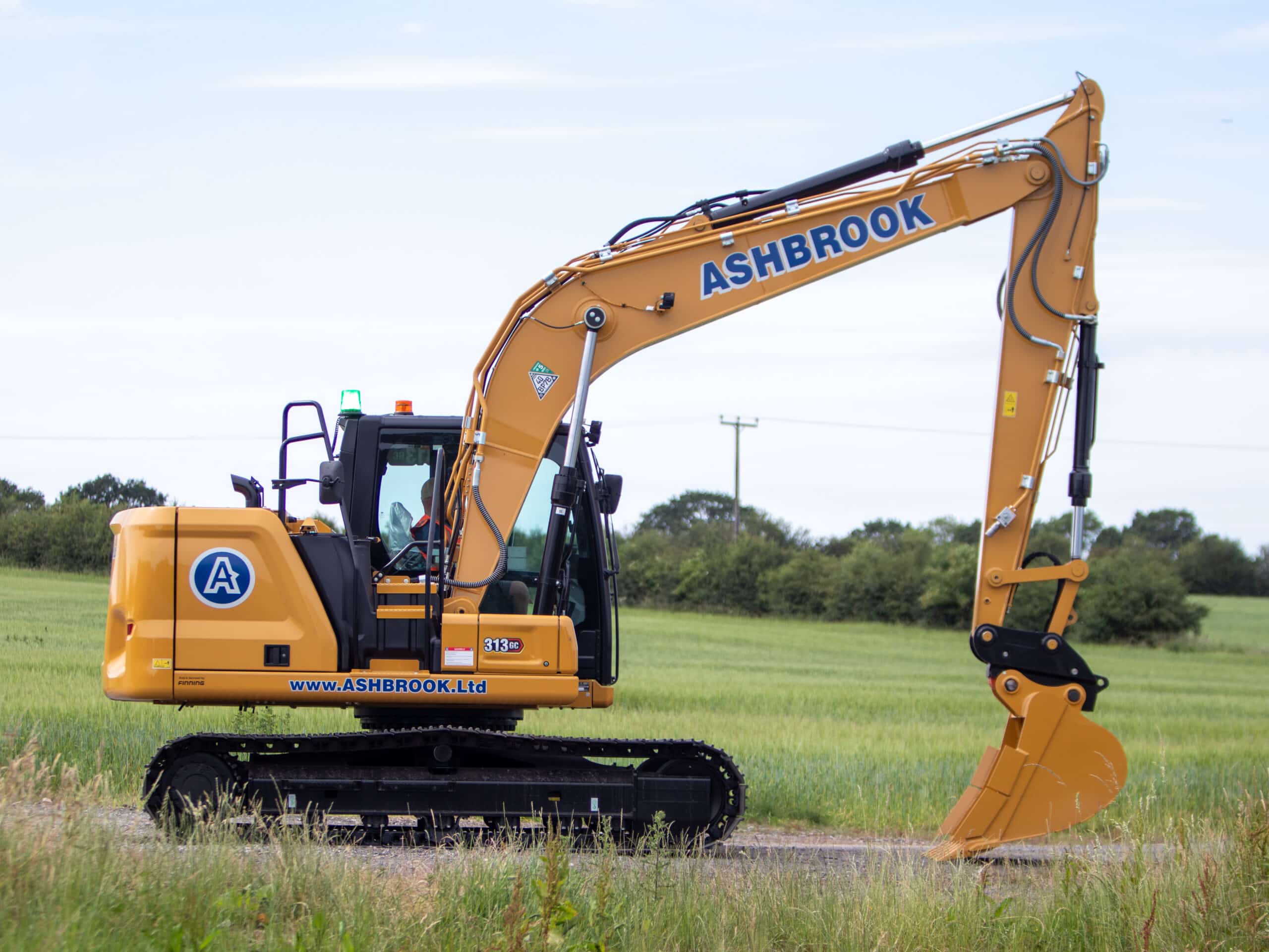 13T DIGGER HIRE – CAT 313GC NEXT GENERATION