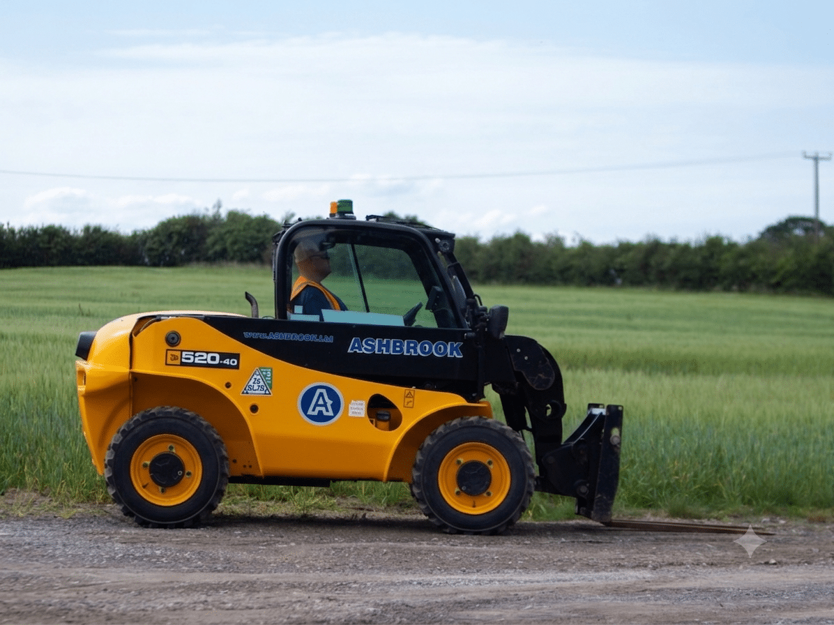 4M JCB 520-40 TELEHANDLER