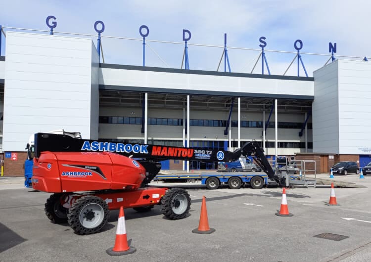 84FT (25.73M) MANITOU 280TJ TELESCOPIC STRAIGHT BOOM