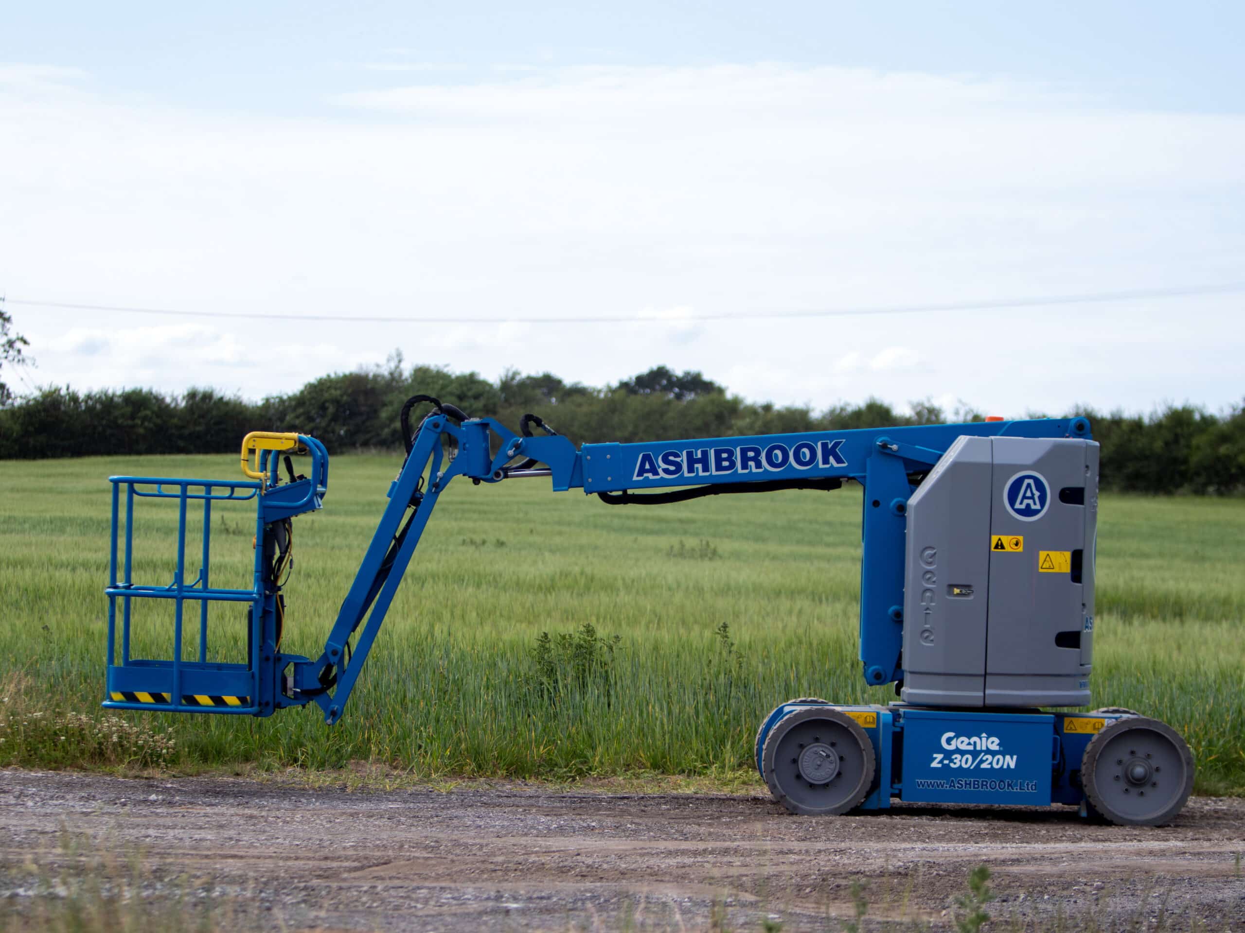 30FT (8.89M) GENIE Z30-20N RJ ELECTRIC ARTICULATING BOOM