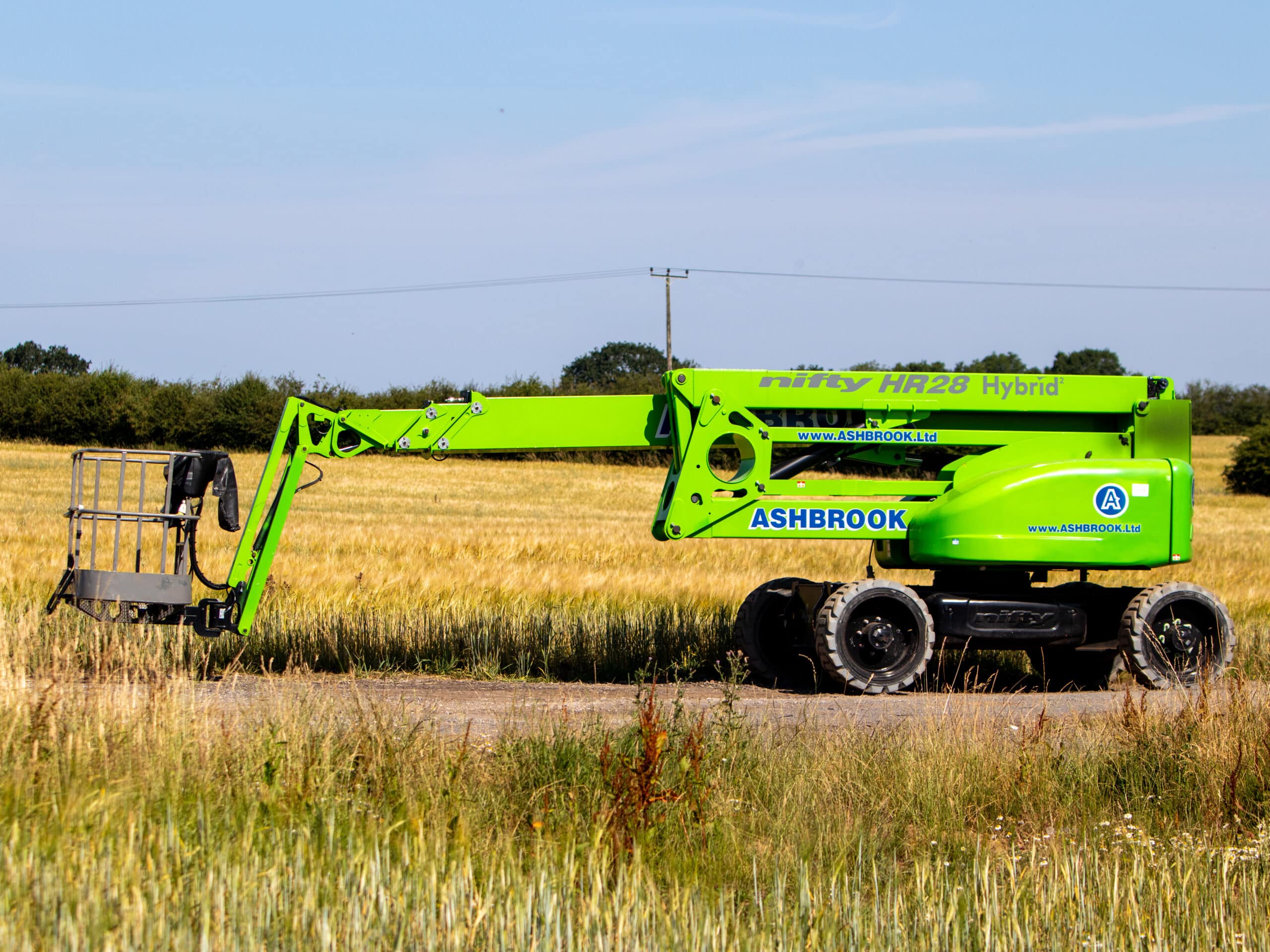 85FT (26M) NIFTYLIFT HR28 4X4 HYBRID ARTICULATING BOOM