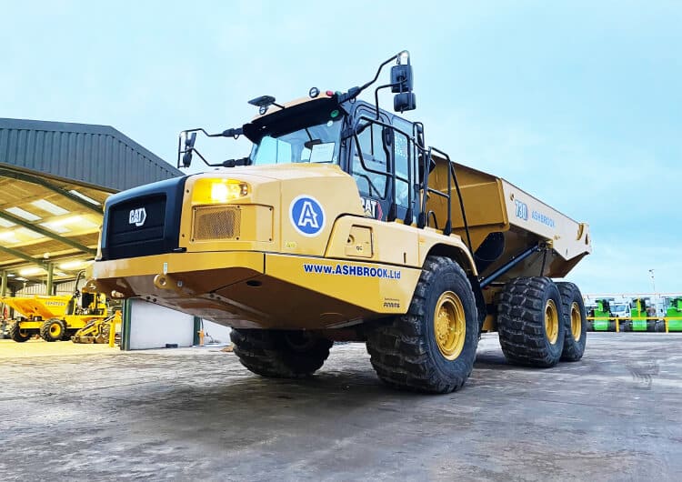 30T DUMP TRUCK- CAT 730