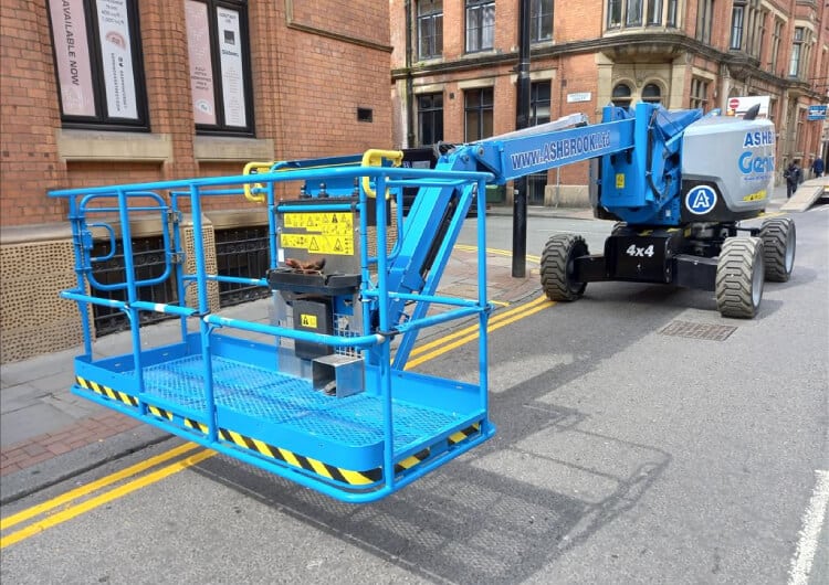 62FT (18.87M) GENIE Z62-40 DIESEL ARTICULATING BOOM