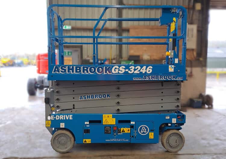 32FT (9.78M) GENIE 3246 E-DRIVE ELECTRIC SCISSOR LIFT