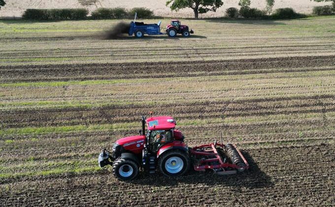 8 REASONS WHY YOU SHOULD CONSIDER LONG-TERM TRACTOR HIRE Post Thumbnail