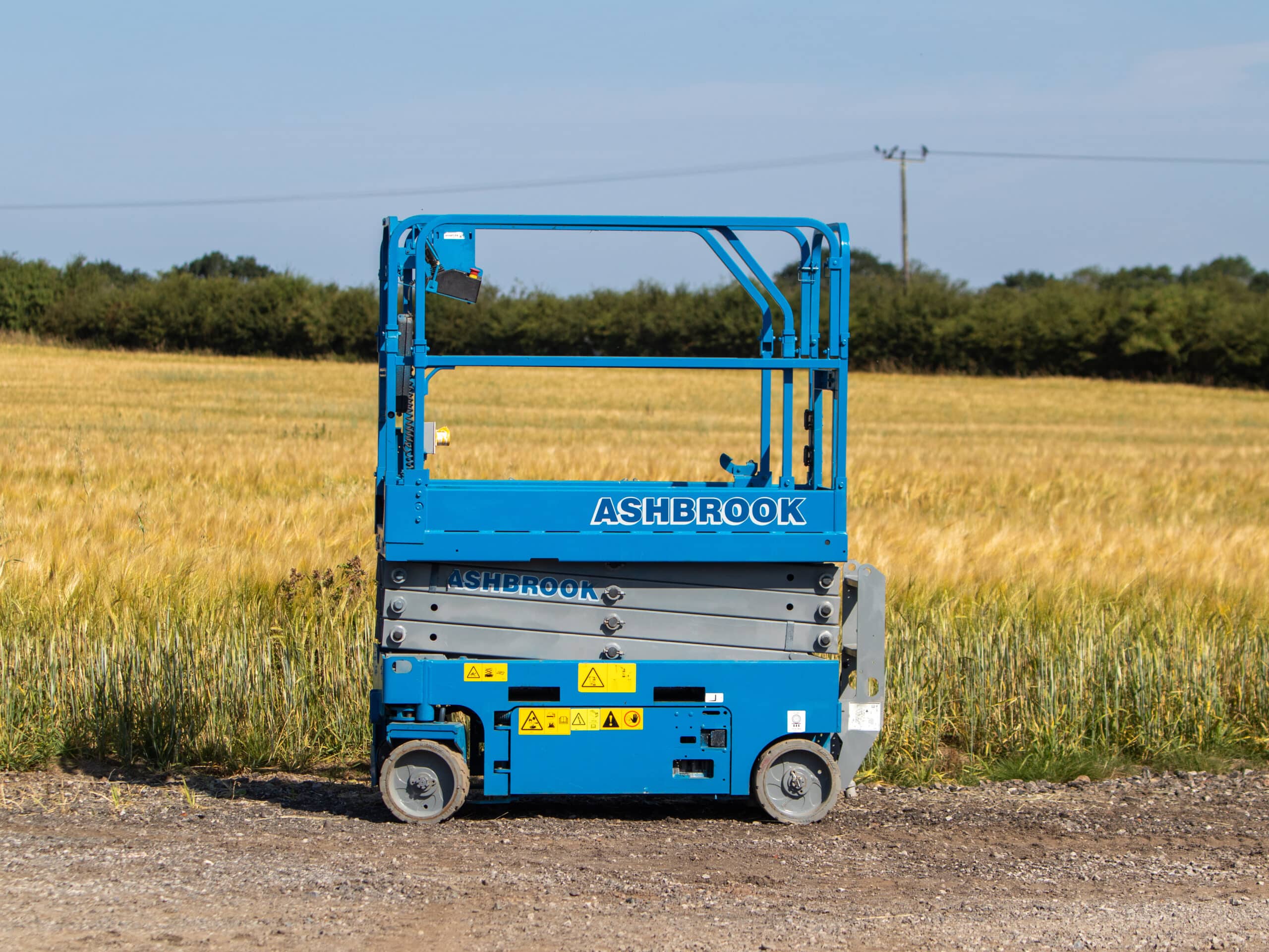 19FT (5.79M) SKYJACK SJIII 3219 ELECTRIC SCISSOR LIFT
